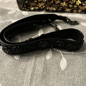 Coach Tea Rose Novelty Strap Black/Gunmetal